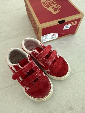 Vans Kids Red Velvet Heart Velcro Sneakers